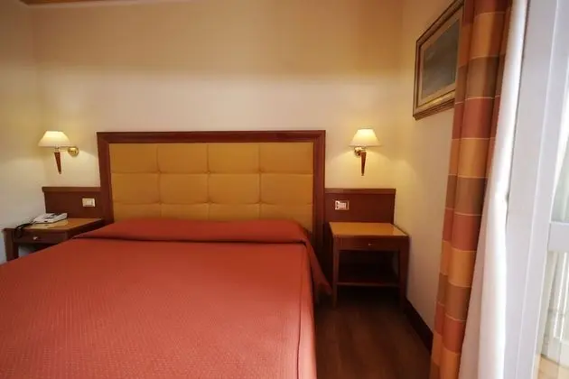 Classic Tek Büyük veya İki Ayrı Yataklı Oda, Bahçe Manzaralı