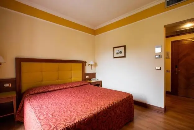 Superior Tek Büyük veya İki Ayrı Yataklı Oda, Bahçe Manzaralı