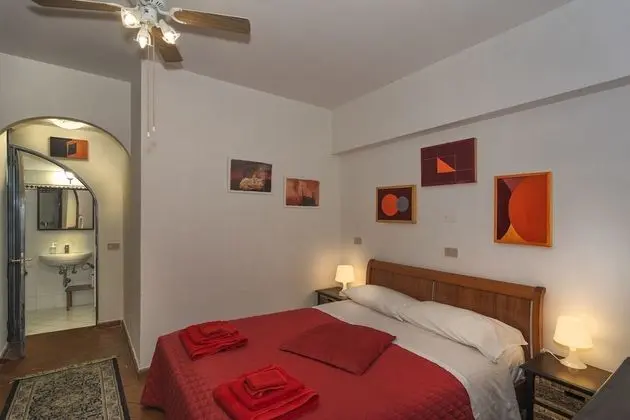 Senior Tek Büyük Yataklı Oda (Room 01)