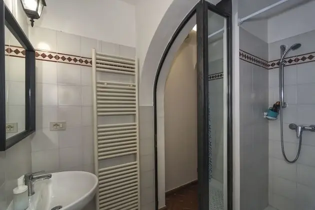 Senior Tek Büyük Yataklı Oda (Room 01)
