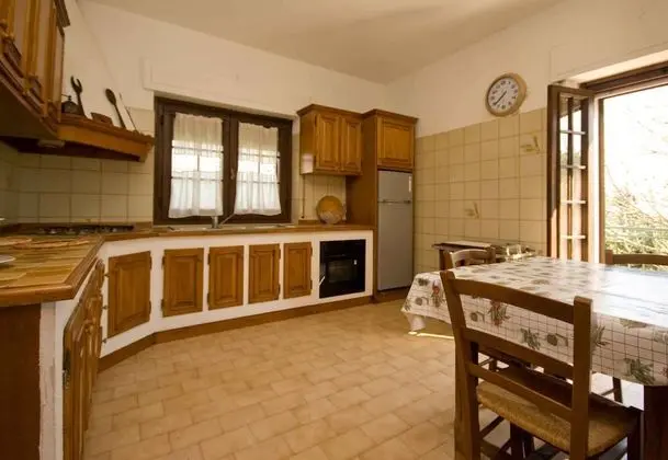 Comfort Kır Evi, 3 Yatak Odası, Havuz Kullanımı, Bahçe Manzaralı (Casa Il Rosmarino)