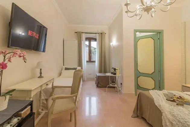 Deluxe Dört Kişilik Oda, Banyolu/Duşlu