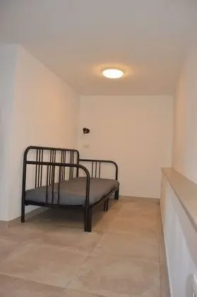 Standard Apart Daire, Bahçe Manzaralı