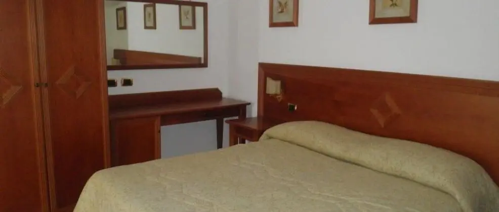 Standard Tek Büyük veya İki Ayrı Yataklı Oda