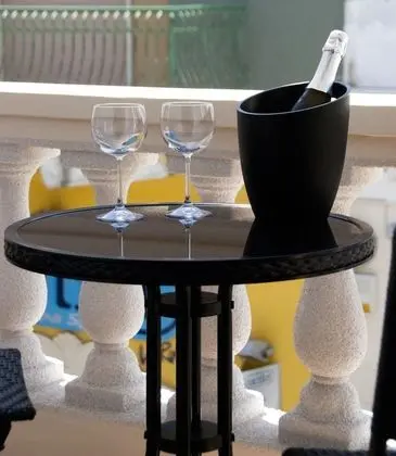 Basic Üç Kişilik Oda, 1 Yatak Odası, Balkon, Kule