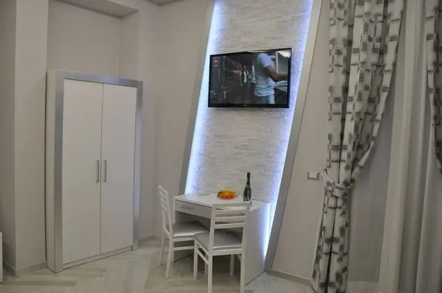 Süit, Sıcak Su Havuzu