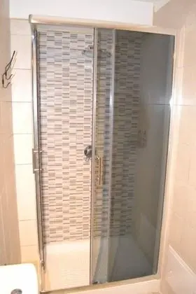 Economy Tek Büyük Yataklı Oda