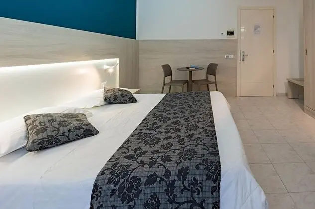 Üç Kişilik Oda, Balkon