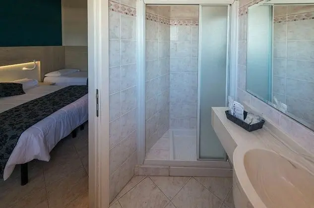 Üç Kişilik Oda, Balkon