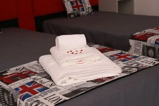 Tek Büyük veya İki Ayrı Yataklı Oda