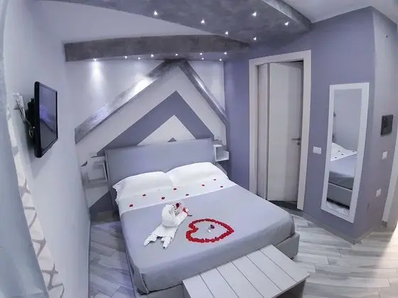 Üç Kişilik Oda (Blu)