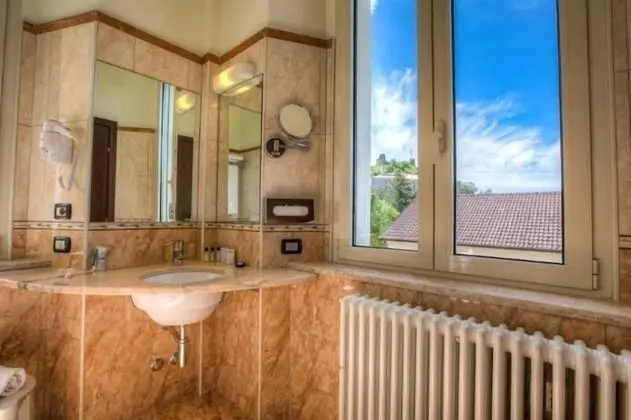 Comfort Tek Büyük veya İki Ayrı Yataklı Oda