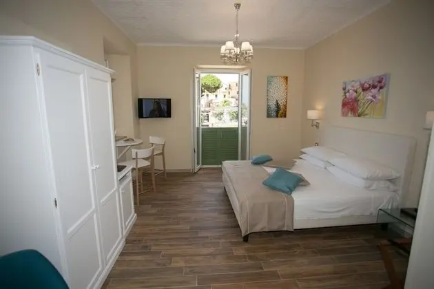 Deluxe Tek Büyük Yataklı Oda, Balkon, Deniz Manzaralı (Principessa Costanza)