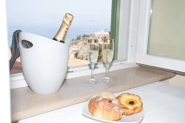 Deluxe Tek Büyük Yataklı Oda, Balkon, Deniz Manzaralı (Principessa Costanza)