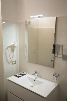 Deluxe Tek Büyük Yataklı Oda, Balkon, Deniz Manzaralı (Principessa Costanza)