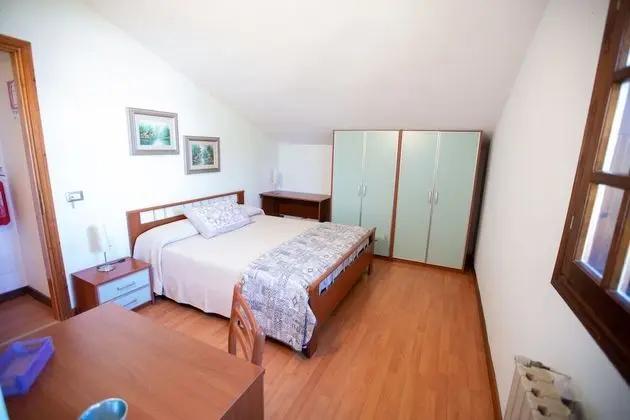 Classic Tek Büyük Yataklı Oda