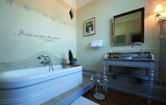 Tek Büyük Yataklı Oda (Léontine)