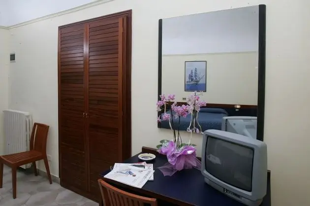 Economy Tek Büyük Yataklı Oda, 1 Çift Kişilik veya 2 Tek Kişilik Yatak, Dağ Yamacı (No Sea View)