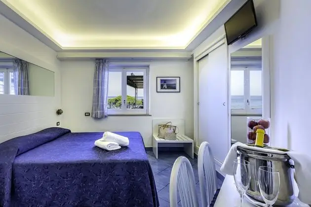 Standard Tek Büyük veya İki Ayrı Yataklı Oda, Deniz Manzaralı
