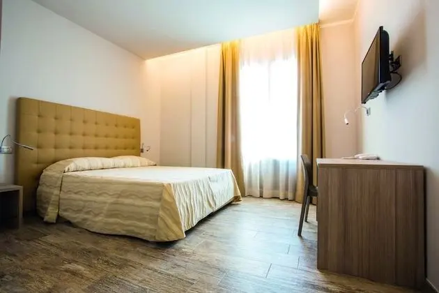 Standard Büyük Yataklı Tek Kişilik Oda