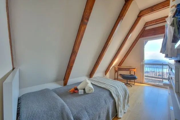 Family Villa, Birden Çok Yatak, 2 Banyolu, Dağ Yamacı (Il Fienile Stunning Lake View)