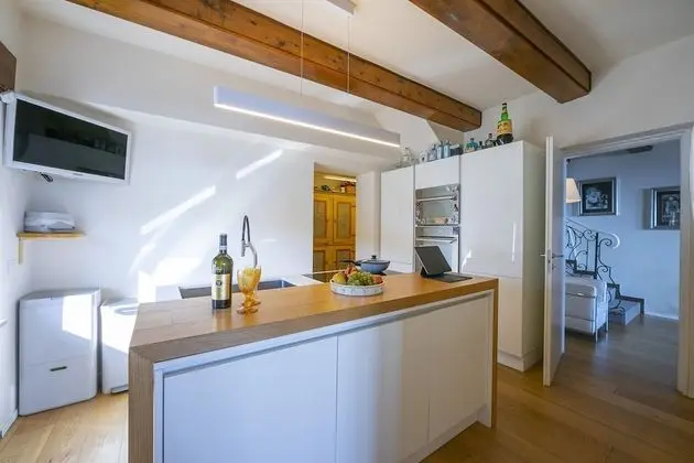 Family Villa, Birden Çok Yatak, 2 Banyolu, Dağ Yamacı (Il Fienile Stunning Lake View)