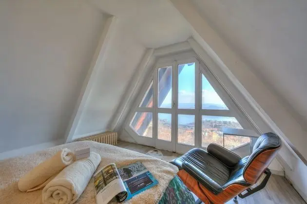 Family Villa, Birden Çok Yatak, 2 Banyolu, Dağ Yamacı (Il Fienile Stunning Lake View)