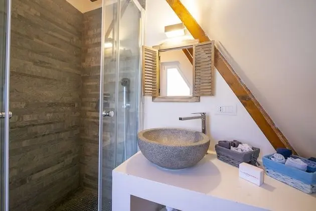 Family Villa, Birden Çok Yatak, 2 Banyolu, Dağ Yamacı (Il Fienile Stunning Lake View)