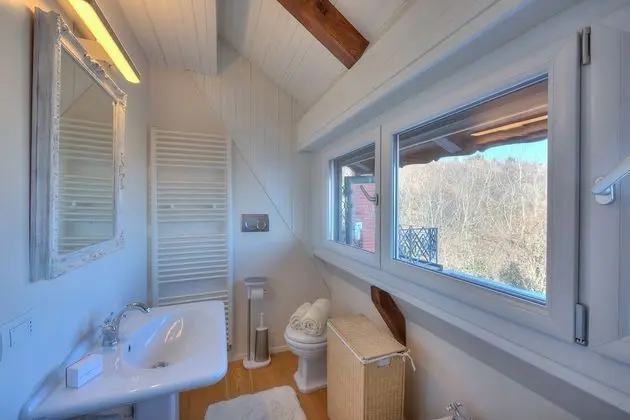 Family Villa, Birden Çok Yatak, 2 Banyolu, Dağ Yamacı (Il Fienile Stunning Lake View)