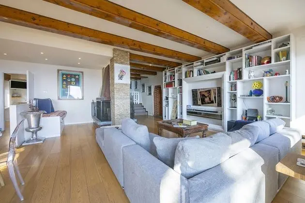 Family Villa, Birden Çok Yatak, 2 Banyolu, Dağ Yamacı (Il Fienile Stunning Lake View)