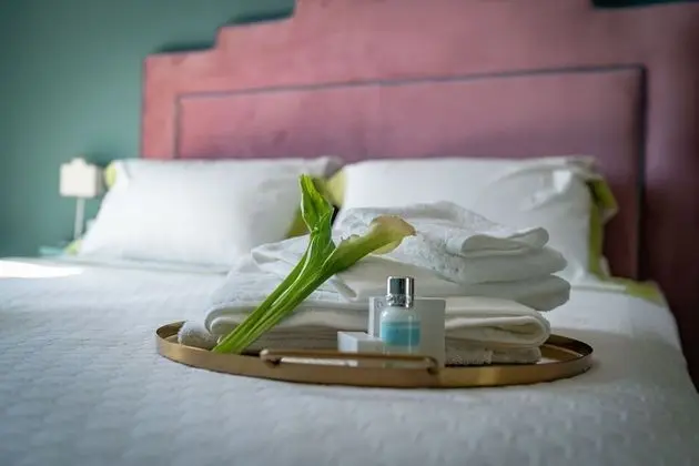 Tek Büyük veya İki Ayrı Yataklı Oda, Balkon