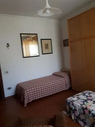 İki Ayrı Yataklı Oda, 2 Tek Kişilik Yatak, Ortak Banyo