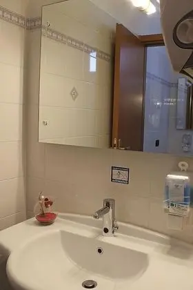 Büyük Yataklı Tek Kişilik Oda