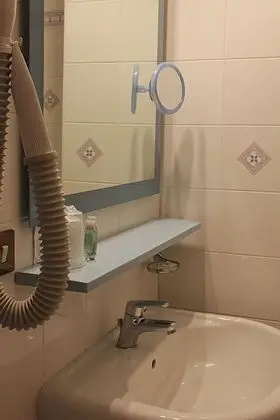 Büyük Yataklı Tek Kişilik Oda