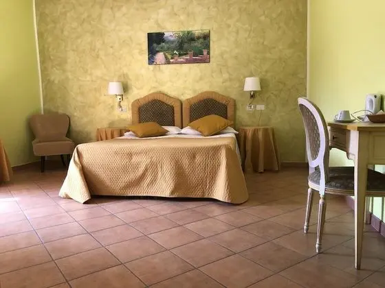 Comfort Tek Büyük veya İki Ayrı Yataklı Oda