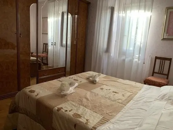 Classic Tek Büyük Yataklı Oda