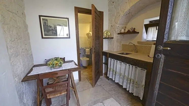 Basic Üç Kişilik Oda, Küçük Mutfak (Trullo )