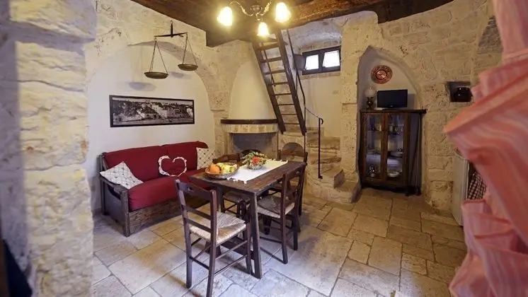 Basic Üç Kişilik Oda, Küçük Mutfak (Trullo )