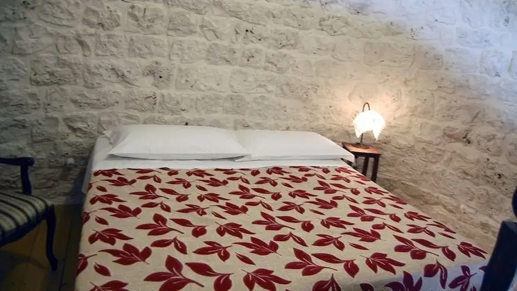 Tek Büyük Yataklı Oda, Küçük Mutfak (Trullo)