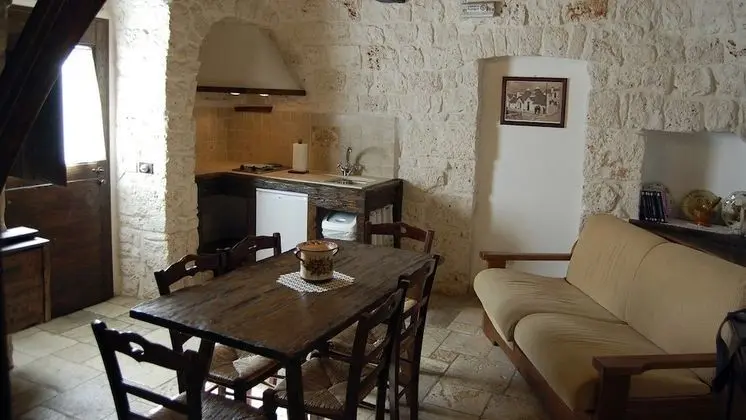 Tek Büyük Yataklı Oda, Küçük Mutfak (Trullo)