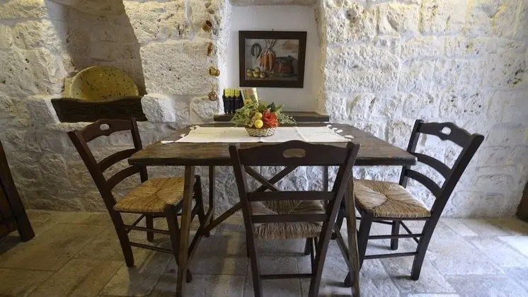 Tek Büyük Yataklı Oda, Küçük Mutfak (Trullo)