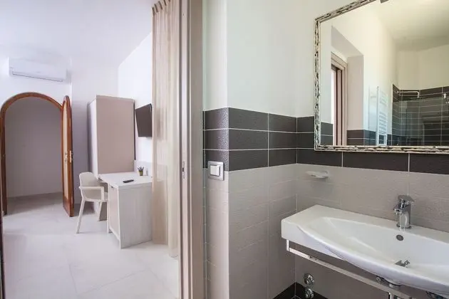 Comfort Tek Büyük veya İki Ayrı Yataklı Oda, Sigara İçilmez, Bahçe Manzaralı