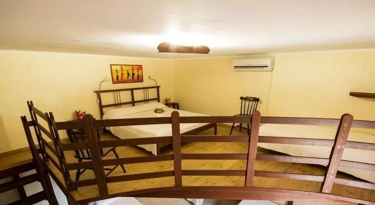 Tek Büyük Yataklı Oda (Private bathroom Not in Room)