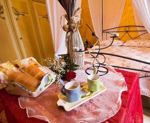 Tek Büyük Yataklı Oda (Private bathroom Not in Room)