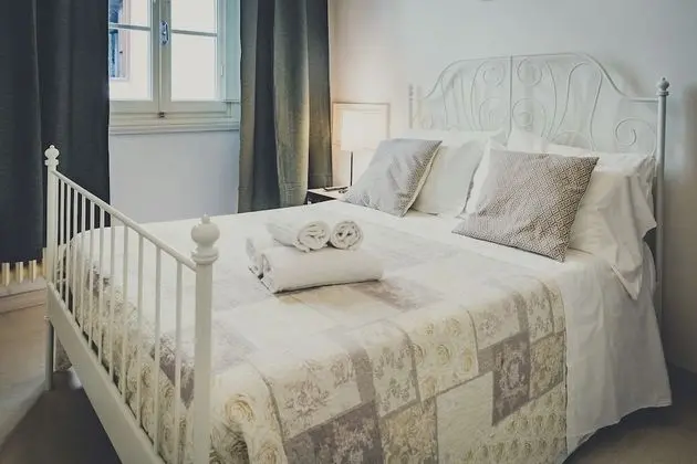 Basic Tek Büyük veya İki Ayrı Yataklı Oda, Ortak Banyo