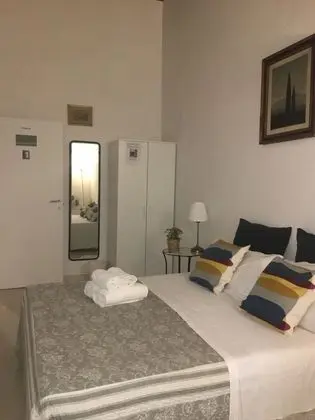 Basic Tek Büyük veya İki Ayrı Yataklı Oda, Ortak Banyo