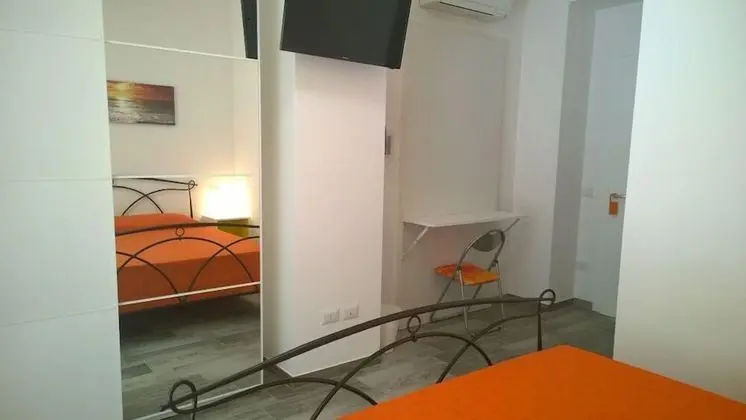 Tek Büyük Yataklı Oda (Gialla)