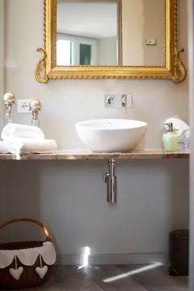 Üç Kişilik Oda (Galata)