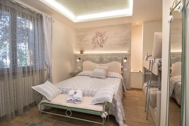 Family Dört Kişilik Oda, Birden Çok Yatak, Özel Banyo, Havuz Manzaralı (Angela)