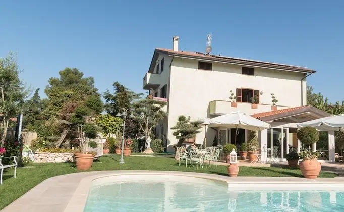 Family Dört Kişilik Oda, Birden Çok Yatak, Özel Banyo, Havuz Manzaralı (Angela)